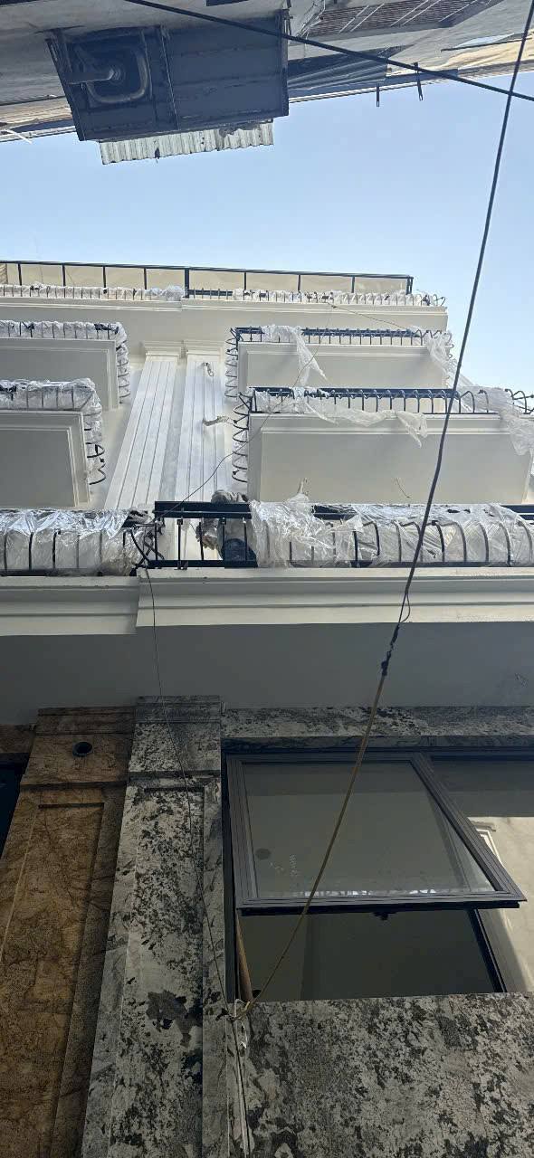 bán gấp căn nhà chia lô ngõ 353 đường An Dương Dương Vương . Tây Hồ..Diện Tích 54 m2. giá  15,8 tỷ 