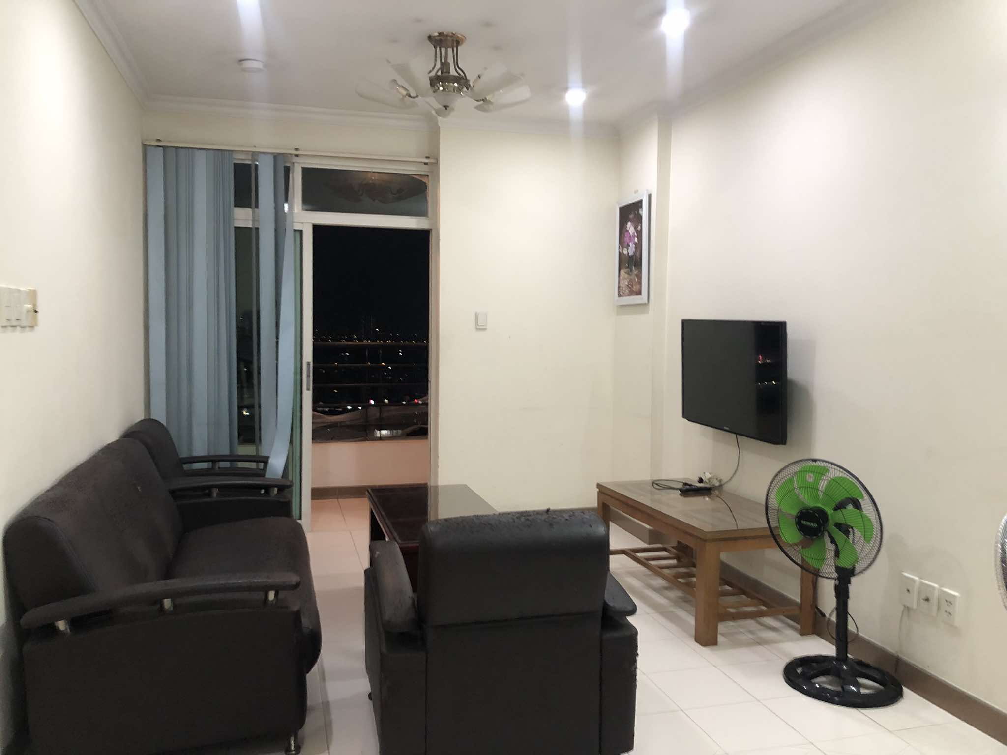 Cần cho thuê gấp căn hộ Phúc Thịnh Quận 5,  Dt : 76 m2, 2PN, 1WC, Giá : 10 tr/th, 