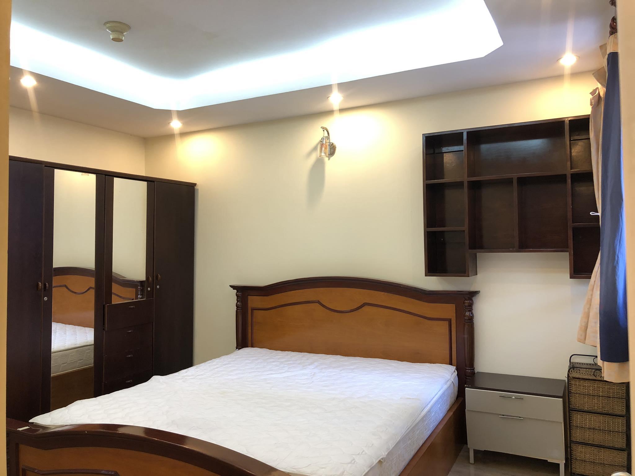 Cần Cho Thuê Căn hộ Central Garden Quận 1, Dt : 78 m2, 2PN, 2WC, Giá : 12 tr/th