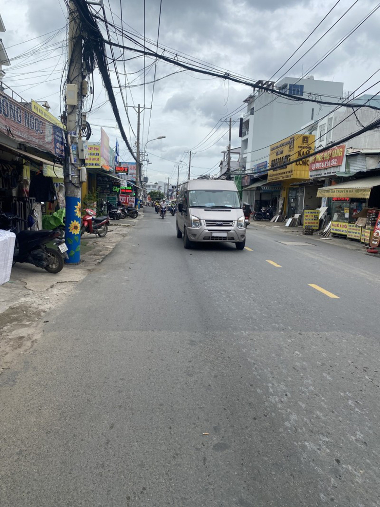 Bán nhà mặt tiền Nguyễn Duy Trinh Q2, gần chợ Tân Lập, ngang 10.5m, đang cho thuê
