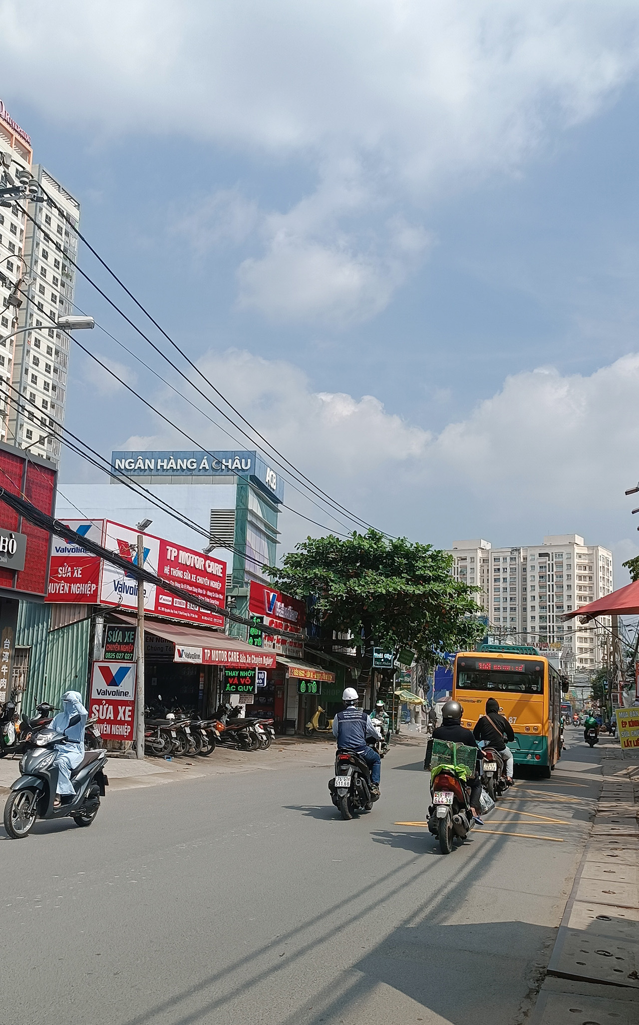 Bán nhà mặt tiền Nguyễn Duy Trinh ngay chung cư La Astoria, có sẵn hợp đồng cho thuê Bán nhà mặt tiền Nguyễn Duy Trinh ngay chung cư La Astoria, có sẵn hợp đồng cho thuê