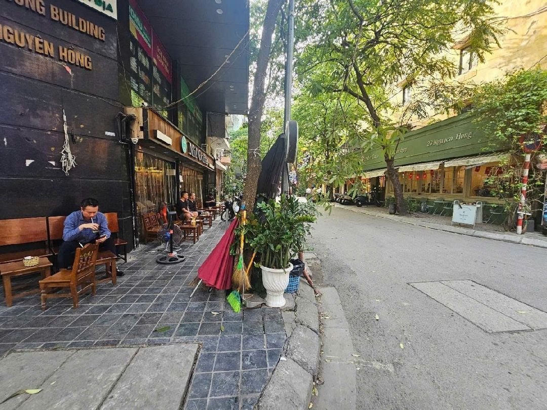 BÁN TOÀ NHÀ MẶT PHỐ NGUYÊN HỒNG, QUẬN ĐỐNG ĐA, LÔ GÓC 100M2, 9 TẦNG, 105 TỶ.
BÁN TOÀ NHÀ MẶT PHỐ NGUYÊN HỒNG, QUẬN ĐỐNG ĐA, LÔ GÓC 100M2, 9 TẦNG, 105 TỶ.