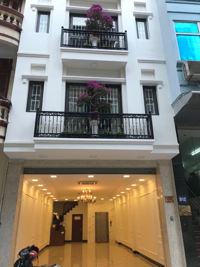 Chính chủ cần bán nhà phố An Dương Vương,Tây Hồ ô tô 7 chỗ vào dt 65 m2 x 7 t thang máy 