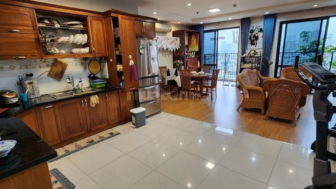 Chính chủ cần bán gấp nhà phố Mạc Thái Tổ 55m2 xây 5,5 tầng,mặt tiền 4 m,2 mặt thoáng 22,6ty