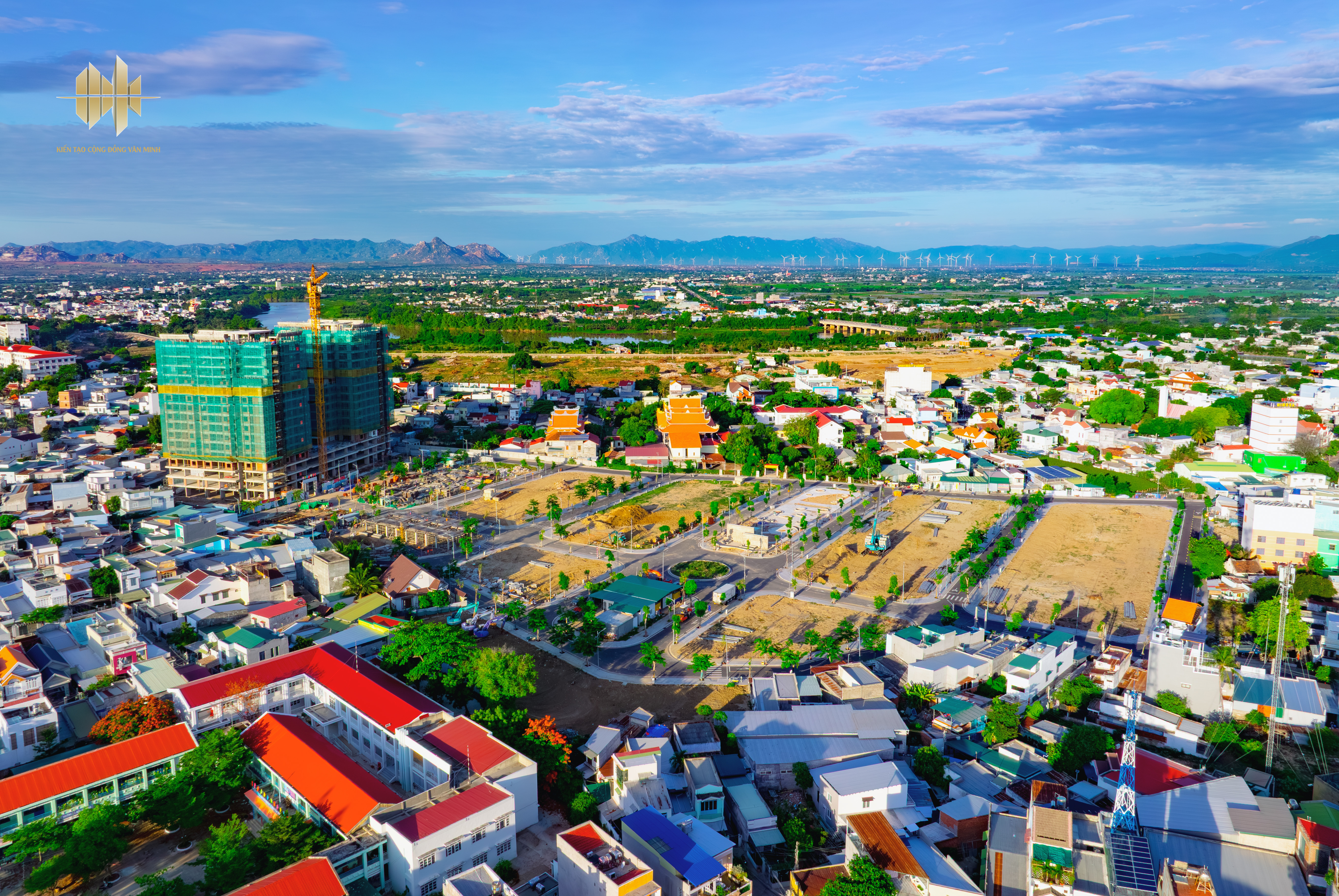 Nhượng gấp cặp đất nền xây dựng tự do đối diện Trung Tâm Thương Mại Mk