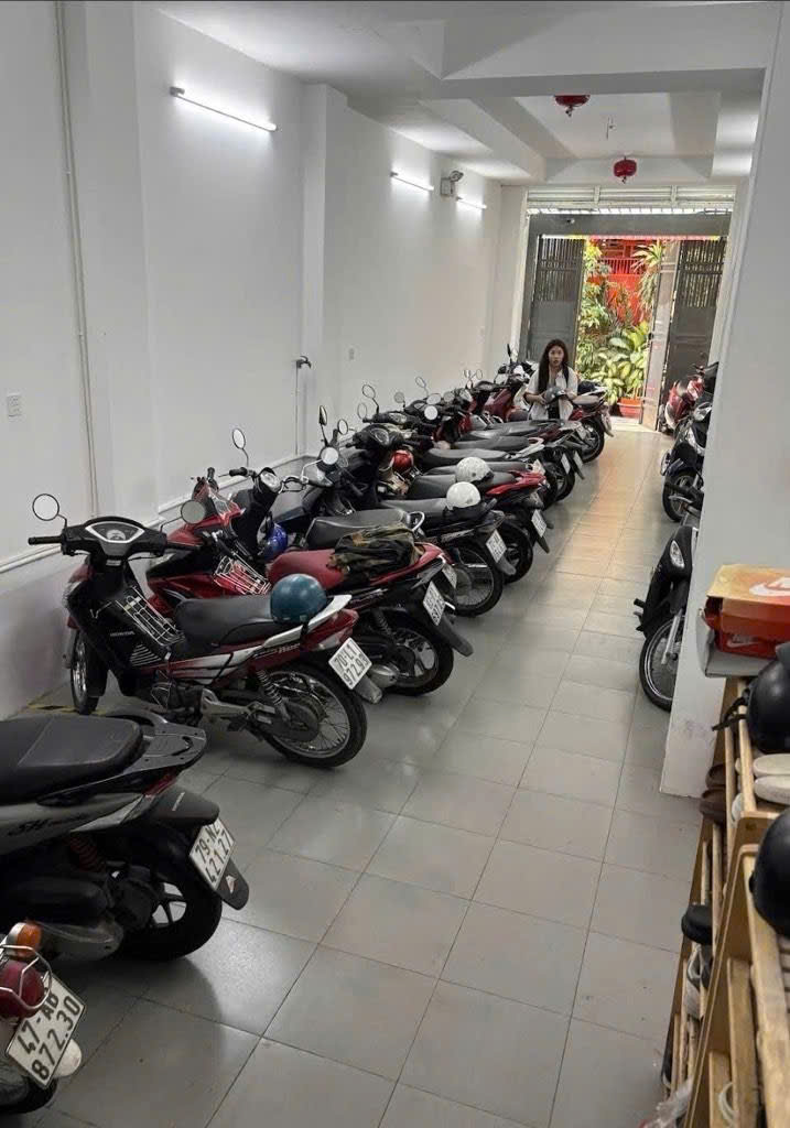 CHDV 5 tầng Bùi Văn Ba quận 7. 6,2*20, 20 phòng khép kín. Hơn 17 tỷ.