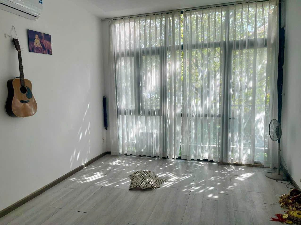 Biệt thự 3 tầng hẻm 6 m, gần Nguyễn Thị Thập. 8*18 , hơn 15 tỷ.