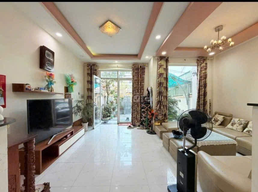 Biệt thự 3 tầng hẻm 7 m, Lê Văn Lương Phước kiển. 6*27, 9,1 tỷ