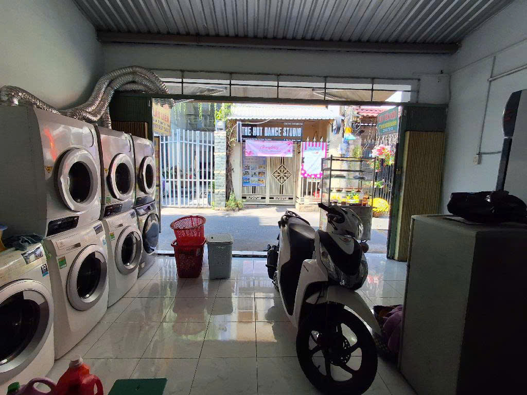 Nhà 2 tầng mặt hẻm xe hơi thông 128 HTP Quận 7. 5*21 hơn 8 tỷ. Nhà 2 tầng mặt hẻm xe hơi thông 128 HTP Quận 7. 5*21 hơn 8 tỷ.