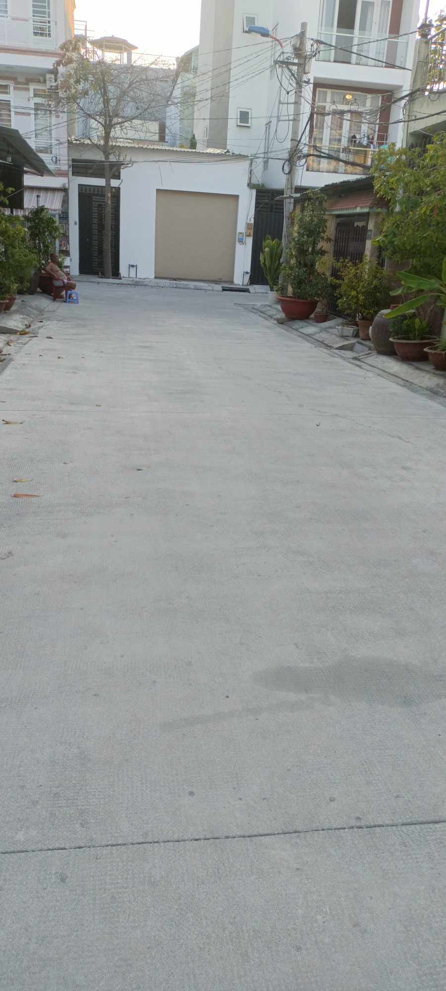 Dãy trọ+ mặt bằng KDBB đường 8 m, Lâm Văn bền. 6*22 hơn 12 tỷ.