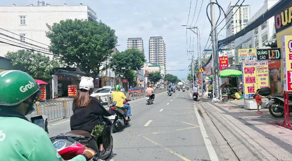 Nhà mặt tiền đường Nguyễn Thị Thập Quận 7. DT 6*25 giá 30 tỷ.