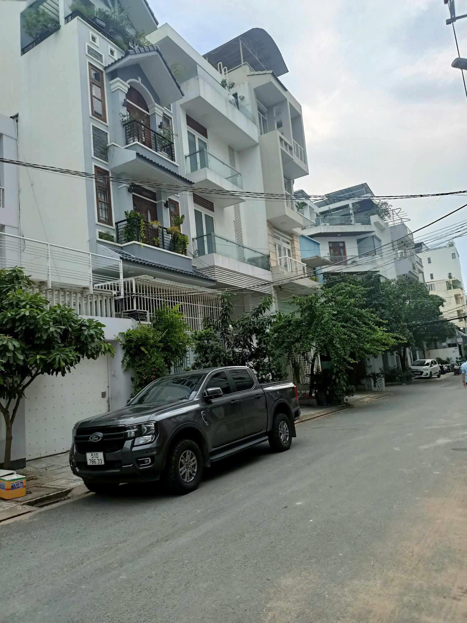 Biệt thự căn góc đường lớn, 22*28, 624 m2 thổ cư, hơn 40 tỷ.