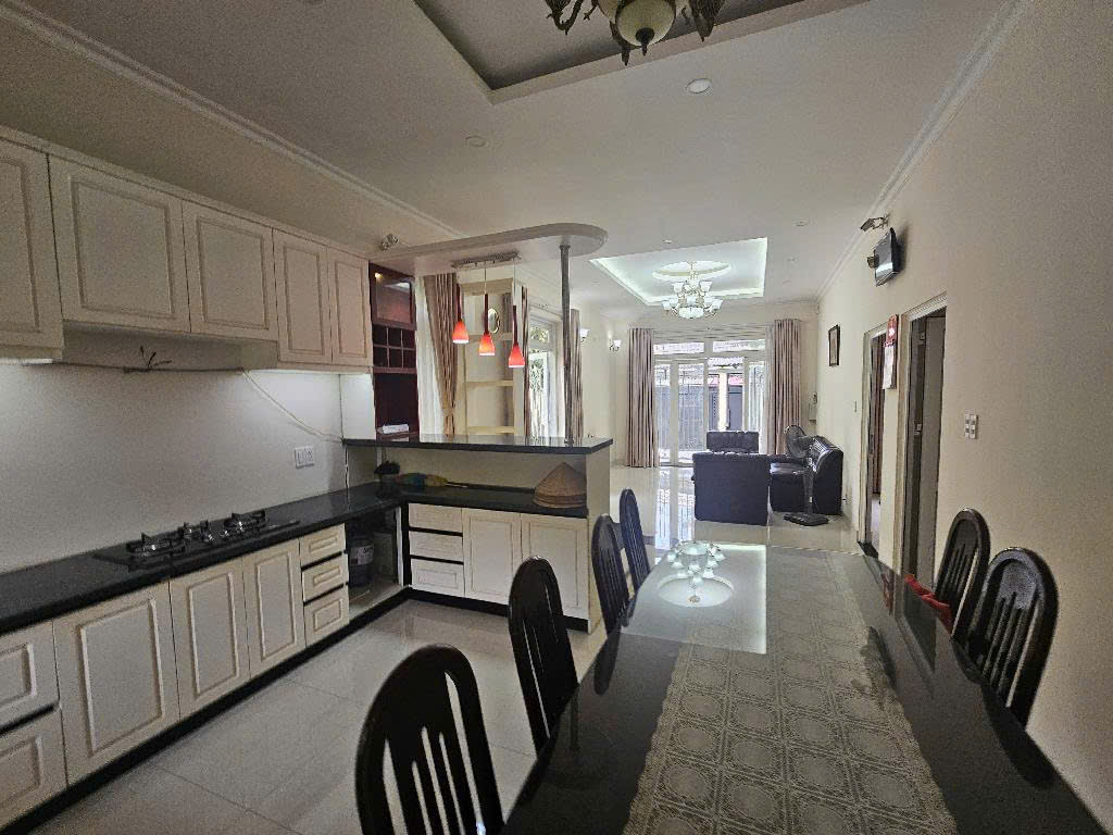 Biệt thự căn góc đường lớn, 22*28, 624 m2 thổ cư, hơn 40 tỷ.