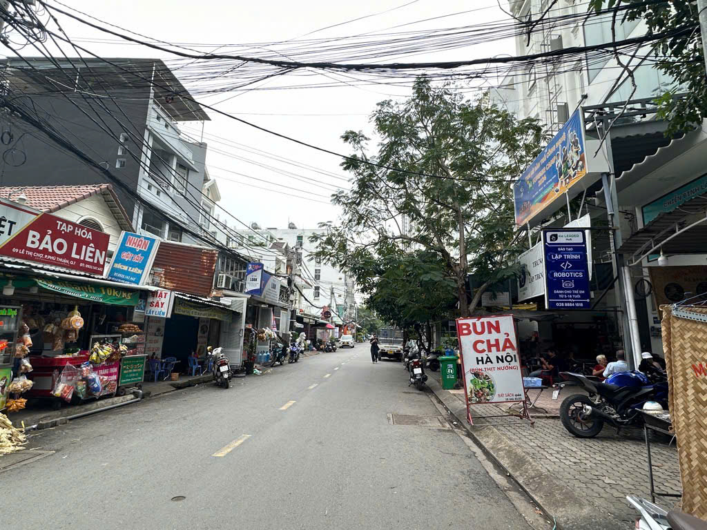 Nhà 3 tầng mặt tiền đường Lê Thị Chợ Quận 7. 5*32, chỉ 15 tỷ.