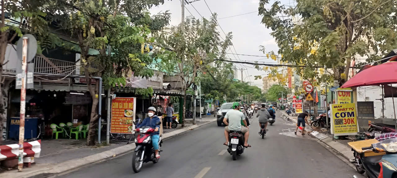 
Nhà 4 tầng mặt tiền đường số Tân quy quận 7. 5*22 chỉ hơn 18 tỷ.