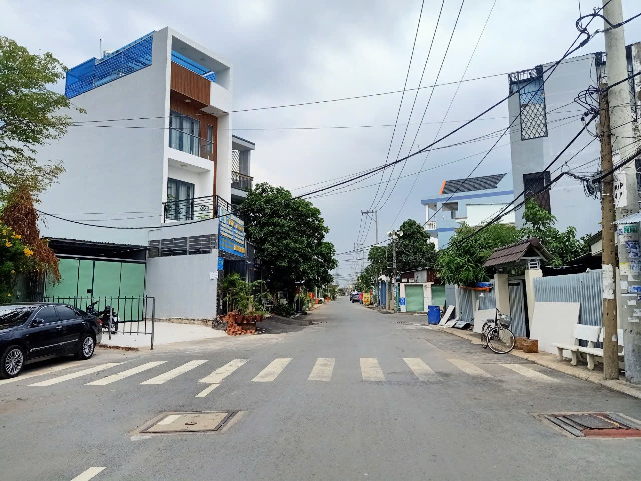 Đất đường 20 m, 97 m2 3,8 tỷ và 6,1 tỷ . XD tự do,6*16  nở hậu chút.