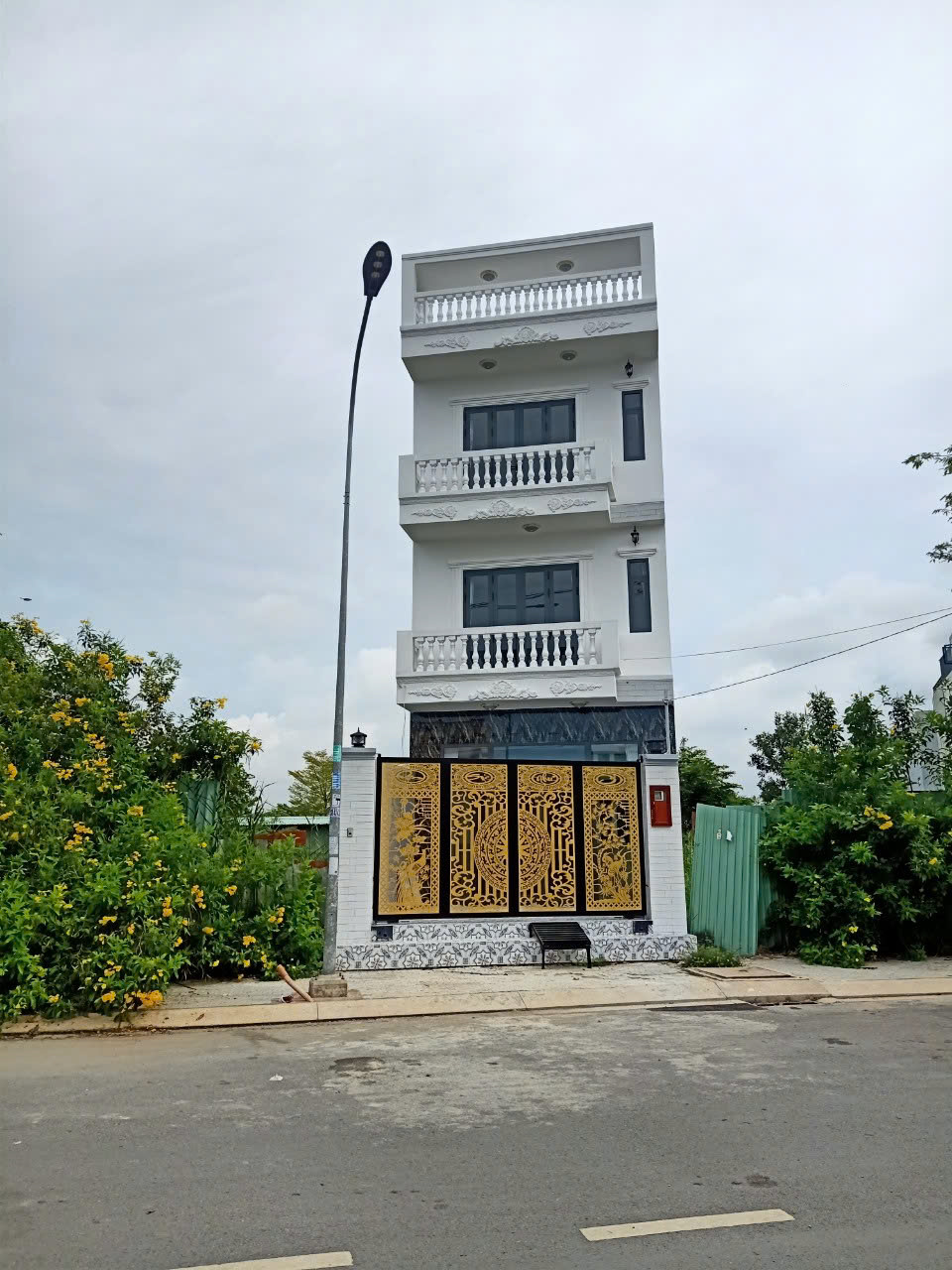 Đất đường 20 m, 97 m2 3,8 tỷ và 6,1 tỷ . XD tự do,6*16 nở hậu chút. Đất đường 20 m, 97 m2 3,8 tỷ và 6,1 tỷ . XD tự do,6*16 nở hậu chút.