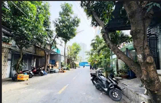 Nhà 4 tầng mặt tiền đường số Lâm Văn bền quận 7. 6,8*20 hơn 23 tỷ.