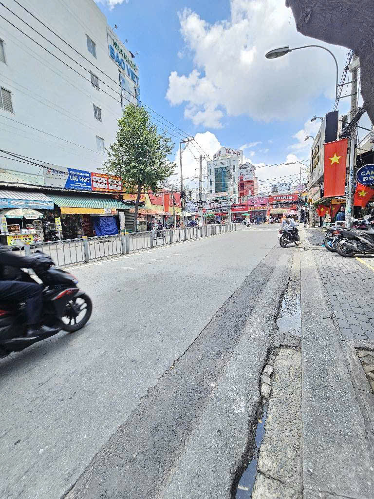 Dãy trọ 8 phòng hẻm 1 sẹc Nguyễn Thị Thập Quận 7. 5*22 hơn 9 tỷ.