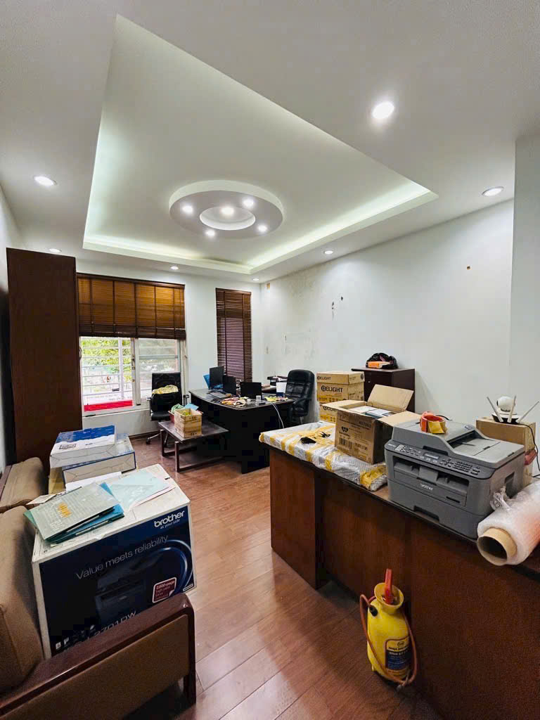 Nhà phố đường số Tân Phong quận 7. 90 m2 có hầm và 4 tầng. Hơn 15 tỷ.