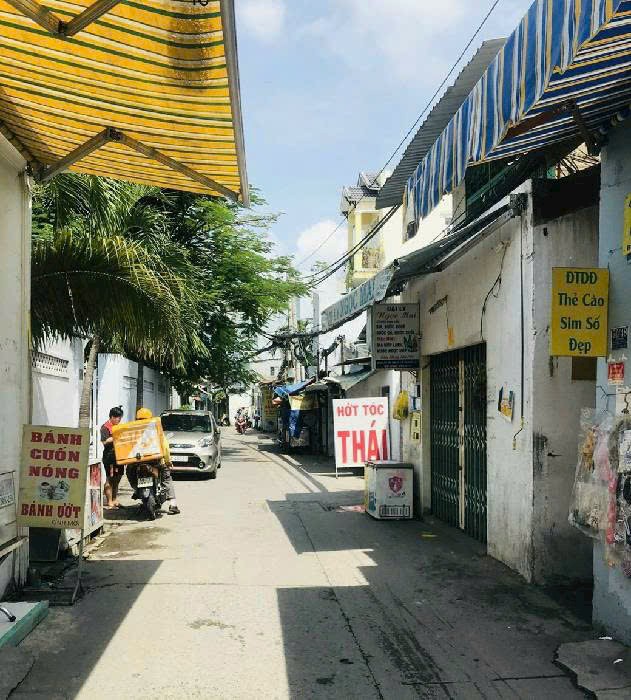 Nhà 2 tầng mặt hẻm xe hơi thông 128 HTP Quận 7. 5*21 hơn 8 tỷ. Nhà 2 tầng mặt hẻm xe hơi thông 128 HTP Quận 7. 5*21 hơn 8 tỷ.