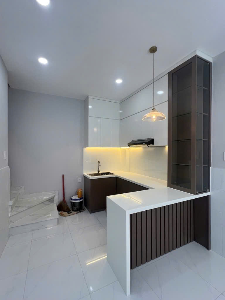 5 căn nhà kế nhau dòng tiền 45 tr, HTP Quận 7. 6,2*21, 9,3 tỷ.