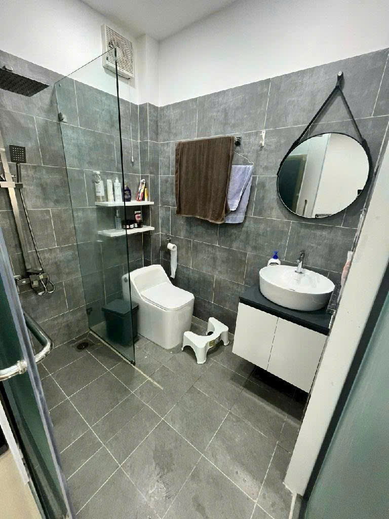 Nhà 3 tầng mặt tiền hẻm 30 Lâm Văn bền Q 7. Hẻm thông 6 m, KDBB tốt. 5*21 hơn 13 tỷ. Nhà 3 tầng mặt tiền hẻm 30 Lâm Văn bền Q 7. Hẻm thông 6 m, KDBB tốt. 5*21 hơn 13 tỷ.