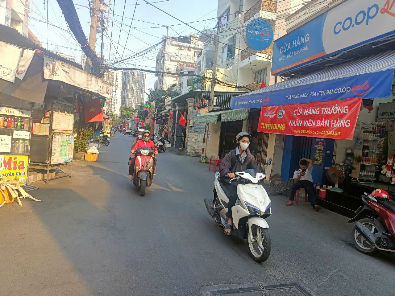 Nhà 2 tầng mặt tiền đường 17 Quận 7. KDBB tốt. 5*21 hơn 12 tỷ.