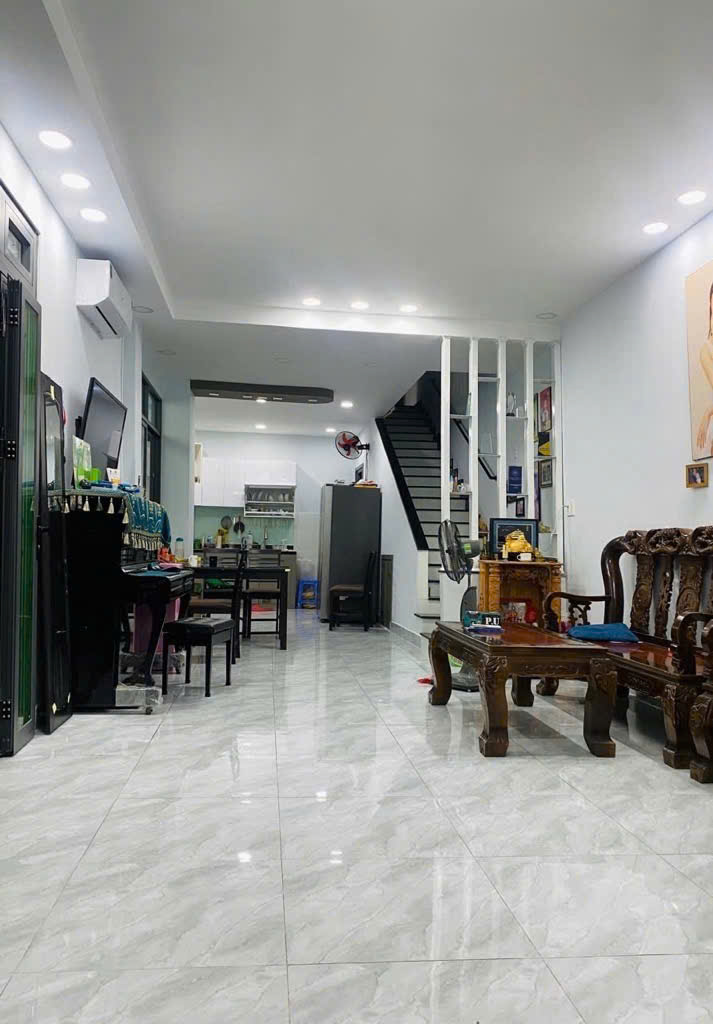 Nhà 2 tầng mặt tiền đường 17 Quận 7. KDBB tốt. 5*21 hơn 12 tỷ.