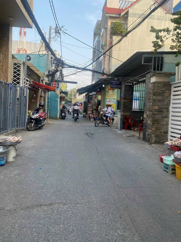 Nhà 2 tầng hẻm 1 sẹc xe hơi thông, kdbb. 6*20 chỉ 10,2 tỷ. Gần KCX Tân Thuận. Nhà 2 tầng hẻm 1 sẹc xe hơi thông, kdbb. 6*20 chỉ 10,2 tỷ. Gần KCX Tân Thuận.