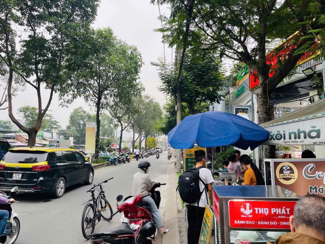 Nhà phố mặt đường Nguyễn Lương Bằng Quận 7, KDBB đỉnh. Ngang hơn 5 m chỉ 13 tỷ.