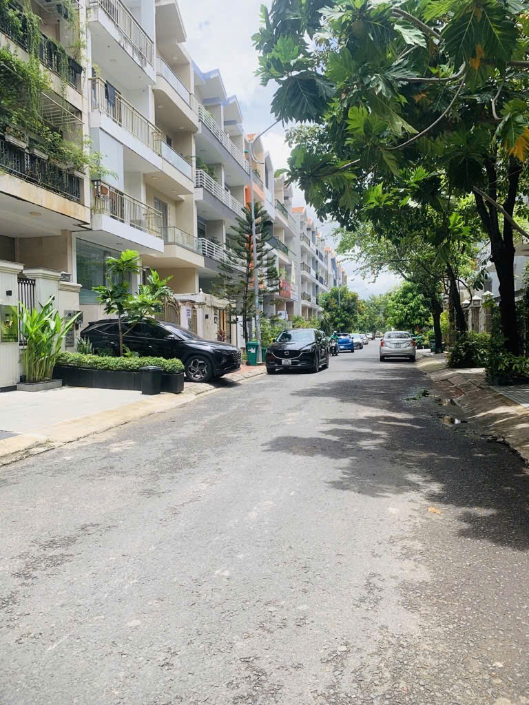 Nhà phố TM 5 tầng Phú Mỹ Hưng, 6*19 giá 26,6 tỷ. Rẻ hơn nhà đs Tân quy.