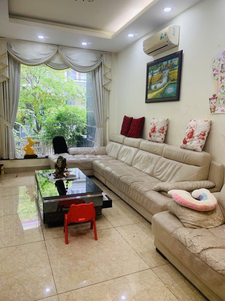 Nhà phố TM 5 tầng Phú Mỹ Hưng, 6*19 giá 26,6 tỷ. Rẻ hơn nhà đs Tân quy.