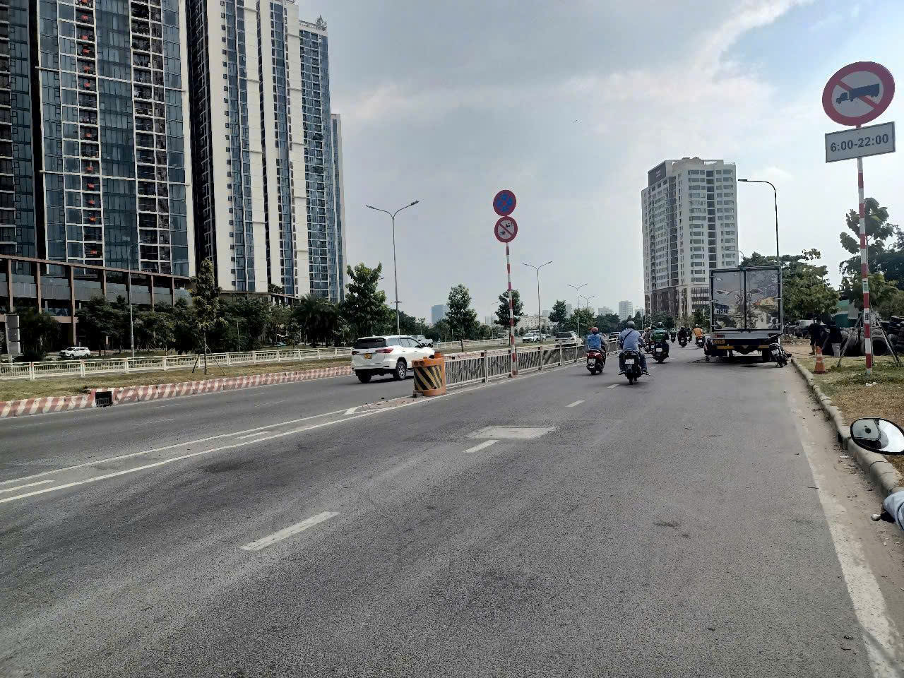 Nhà mặt tiền đường Nguyễn Văn Linh kcx Tân Thuận quận 7. 6,8*17 chỉ 16 tỷ.