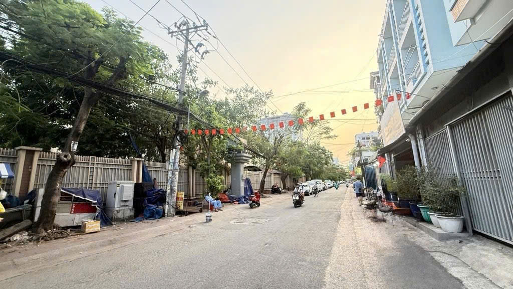 Nhà 4 tấng mới đẹp, hẻm 60 Lâm Văn Bền Quận 7. 5*20 giá 12,5 tỷ.