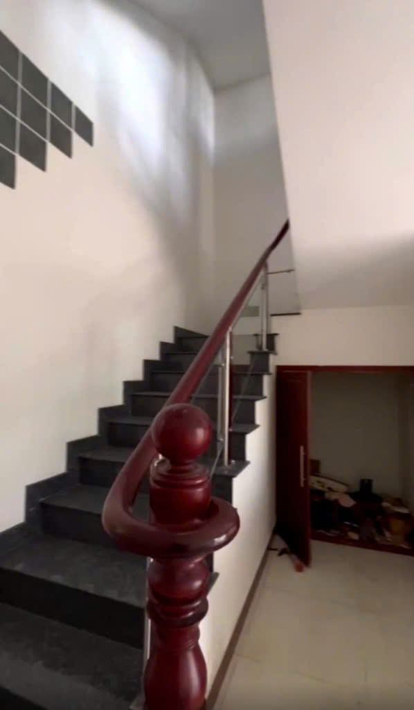 Nhà 3 tầng mặt tiền đường Huỳnh Tấn Phát, 5*27 , 135 m2 thổ cư chỉ hơn 12 tỷ.