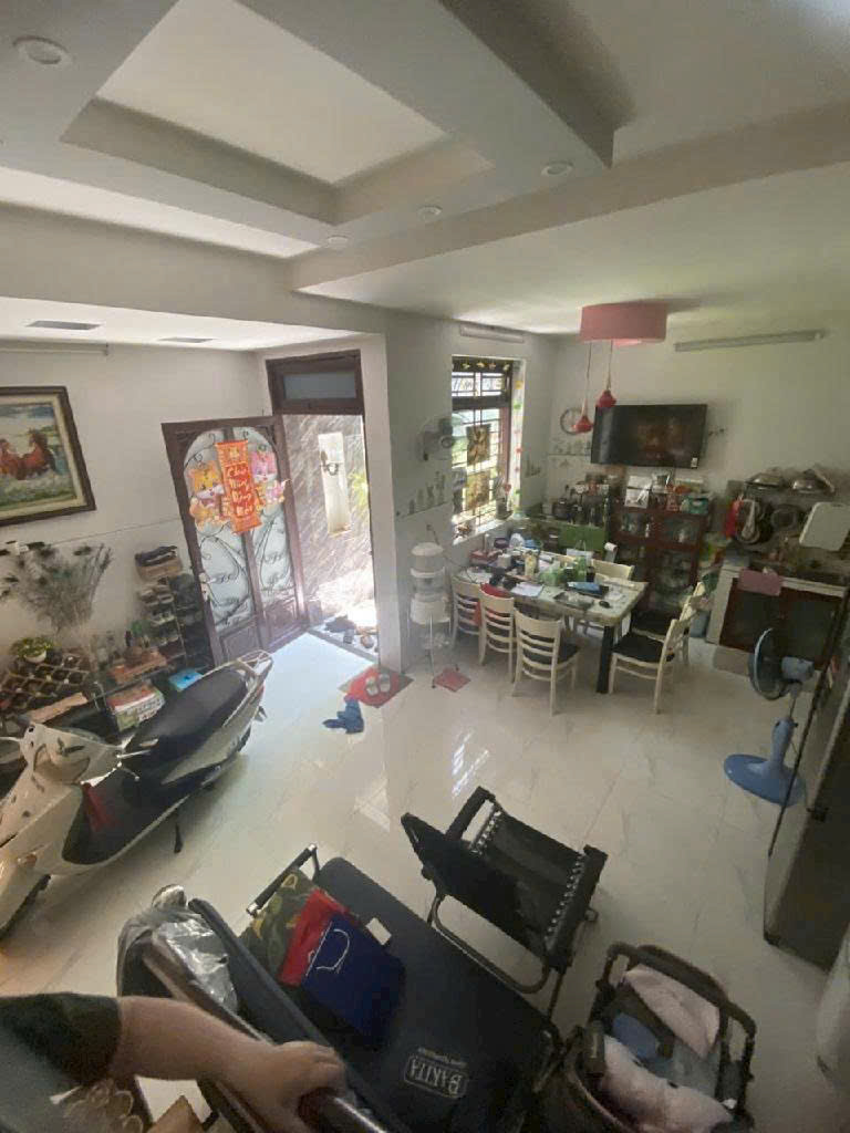 Dãy trọ 2 tầng hẻm xe hơi Trần Văn Khánh Quận 7. 6,8*24, hơn 13 tỷ.