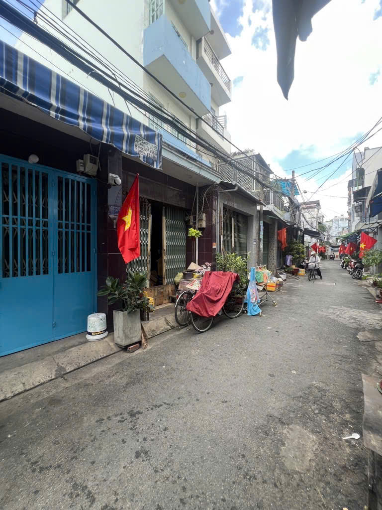 Dãy trọ 2 tầng hẻm xe hơi Trần Văn Khánh Quận 7. 6,8*24, hơn 13 tỷ.