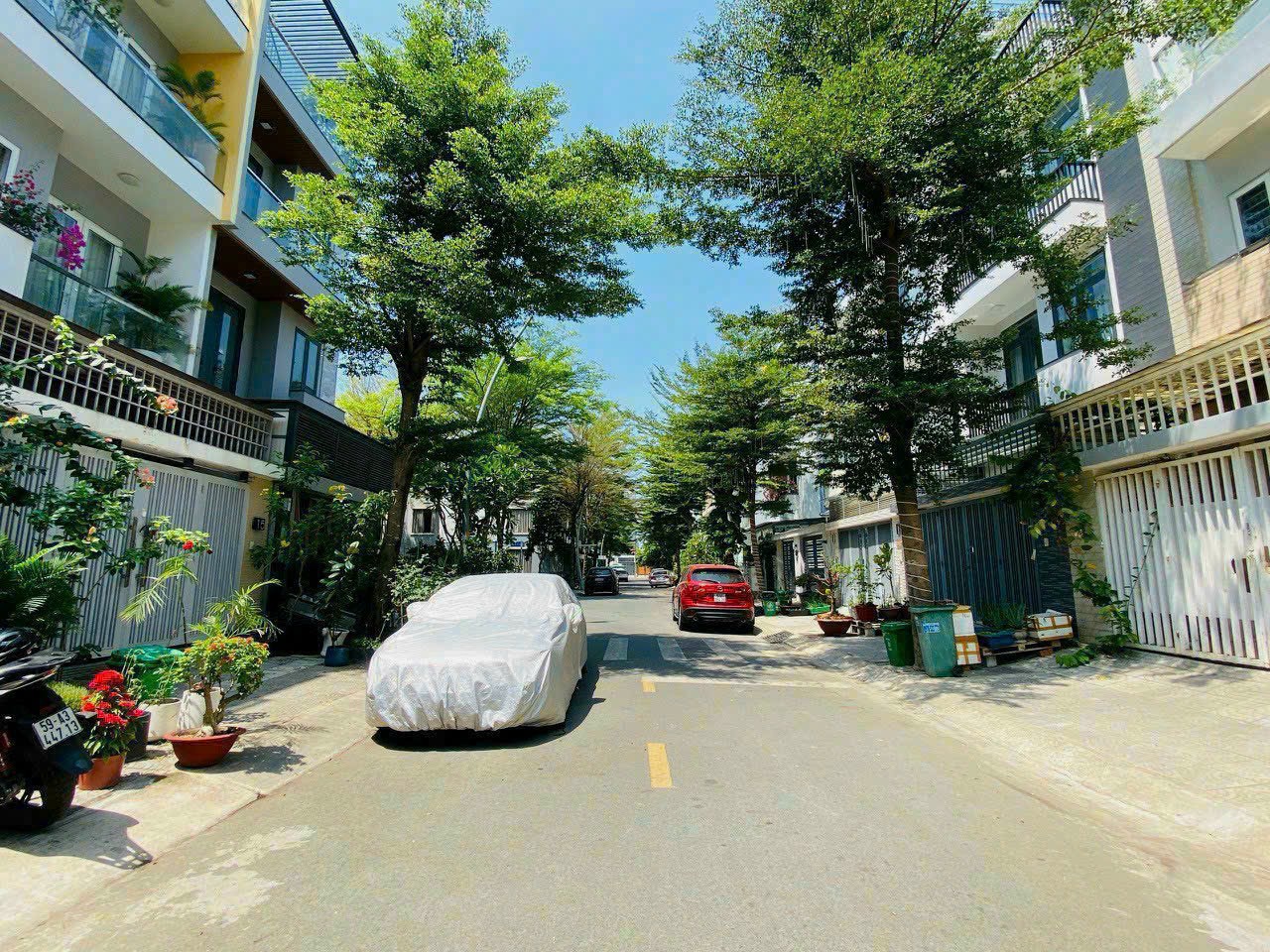 Nhà 4 tầng KDC Phú Mỹ Bellaza Quận 7. DT 5*19 hơn 13 tỷ.