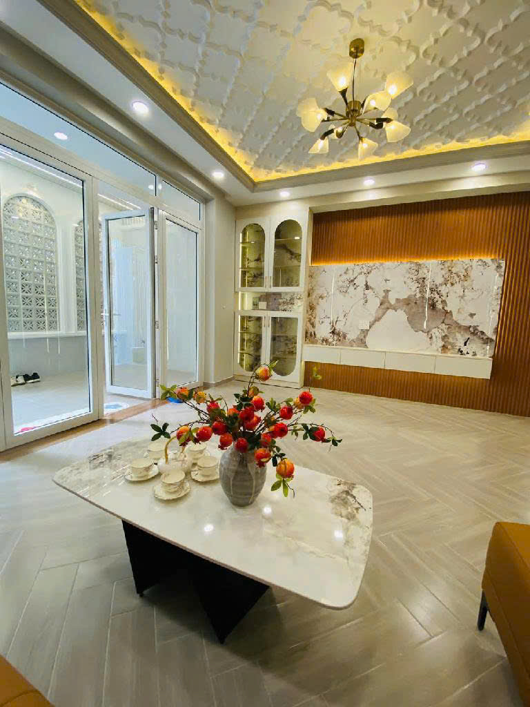 Nhà 3 tầng mới đẹp hẻm xe hơi Tân Phú Quận 7. 5,5*15 hơn 8 tỷ.