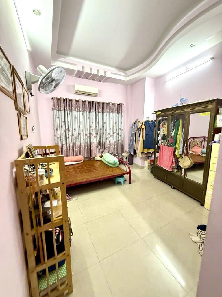 CHDV 5 tầng hẻm xe hơi TT Q 7, gần Q 4. DT 5*24, chỉ 13 t.ỷ.