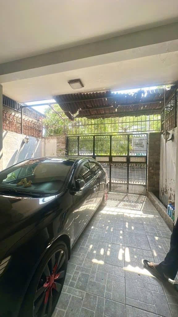 Nhà 3 tầng KDC Savimex Quận 7, đường 12 m. 5*18 hơn 11 tỷ.