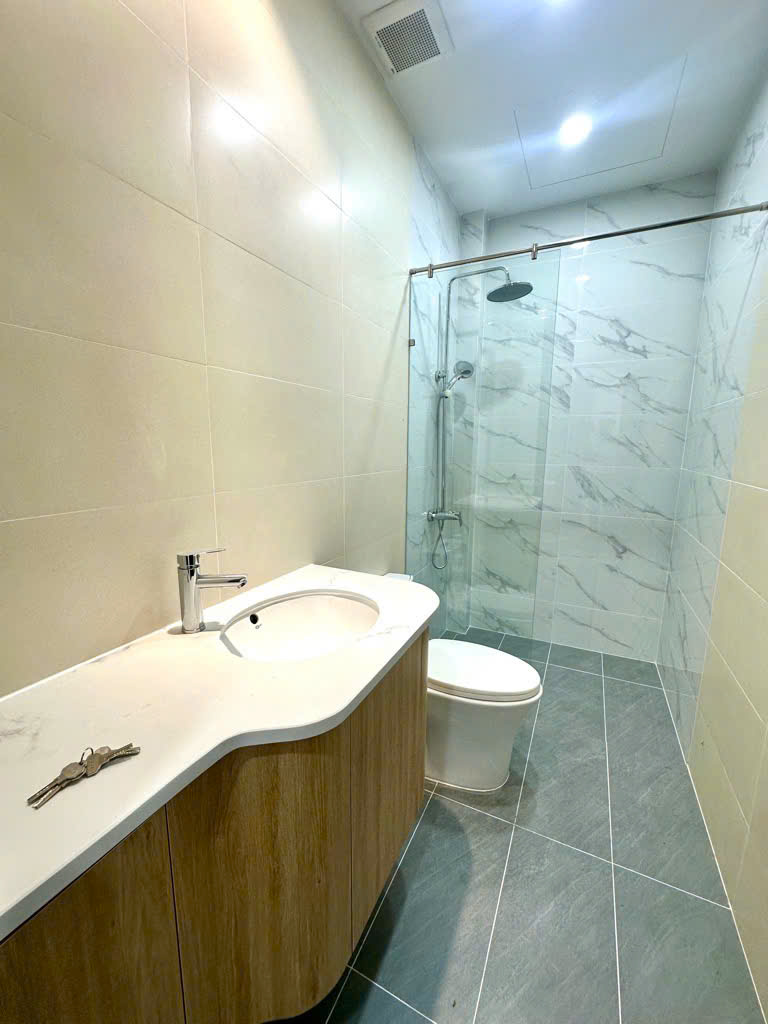 NHÀ MỚI ĐẸP MẶT HẺM 95 LÊ VĂN LƯƠNG, TÂN KIỂNG QUẬN 7. 5*20 11,5 TỶ.