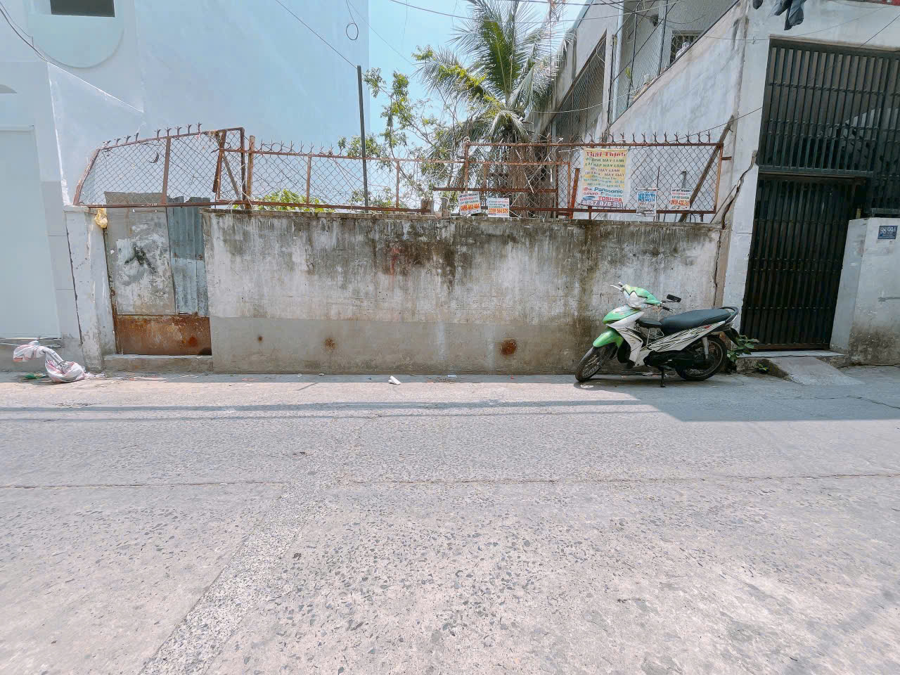 Đất CHDV hẻm 1 sẹc 98 Bùi Văn Ba Quận 7. 7,2*17 nhỉnh 10 tỷ.