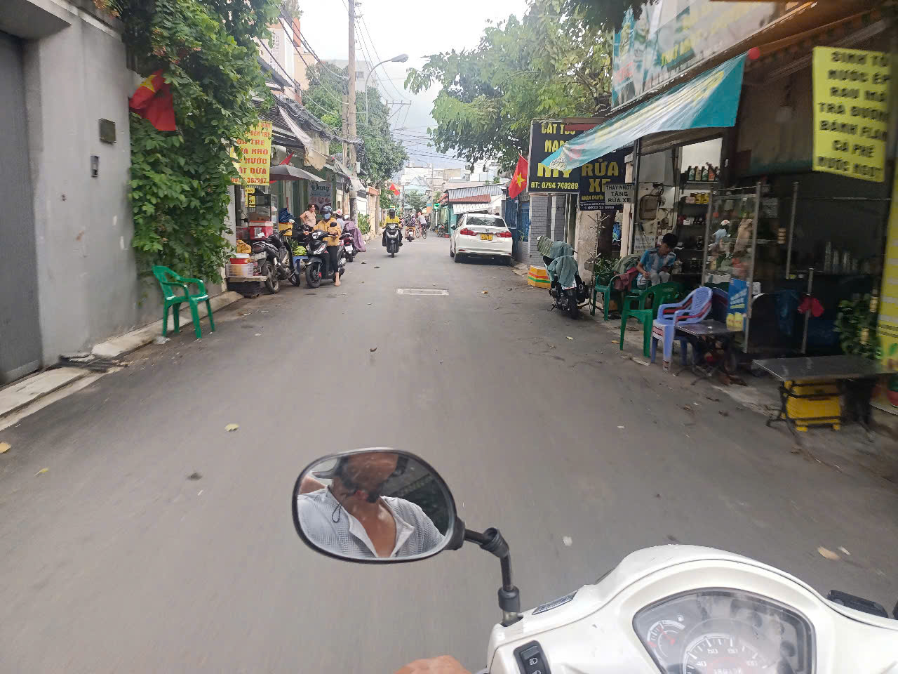 Dãy trọ 2 tầng hẻm nhựa 7 m, Quận 7. 168 m2 chỉ 9,2 tỷ. Xd cao tầng.