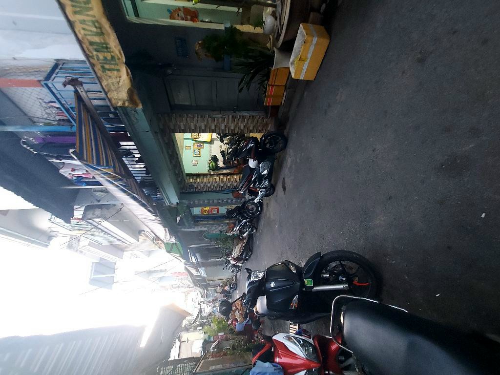 Dãy trọ hẻm 6 m, thông ra Him lam. ~50 tr/ m2 thổ cư xd cao tầng.