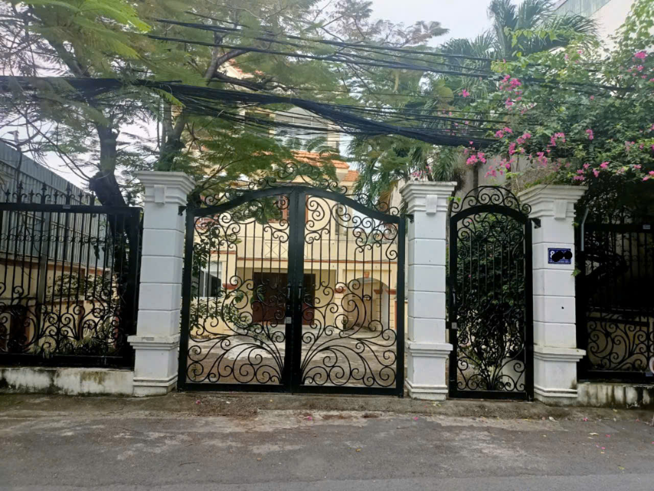 Biệt thự đường 8m Bùi Văn Ba, Tân Thuận Đông Quận 7. 10*30, 24 tỷ. Biệt thự đường 8m Bùi Văn Ba, Tân Thuận Đông Quận 7. 10*30, 24 tỷ.