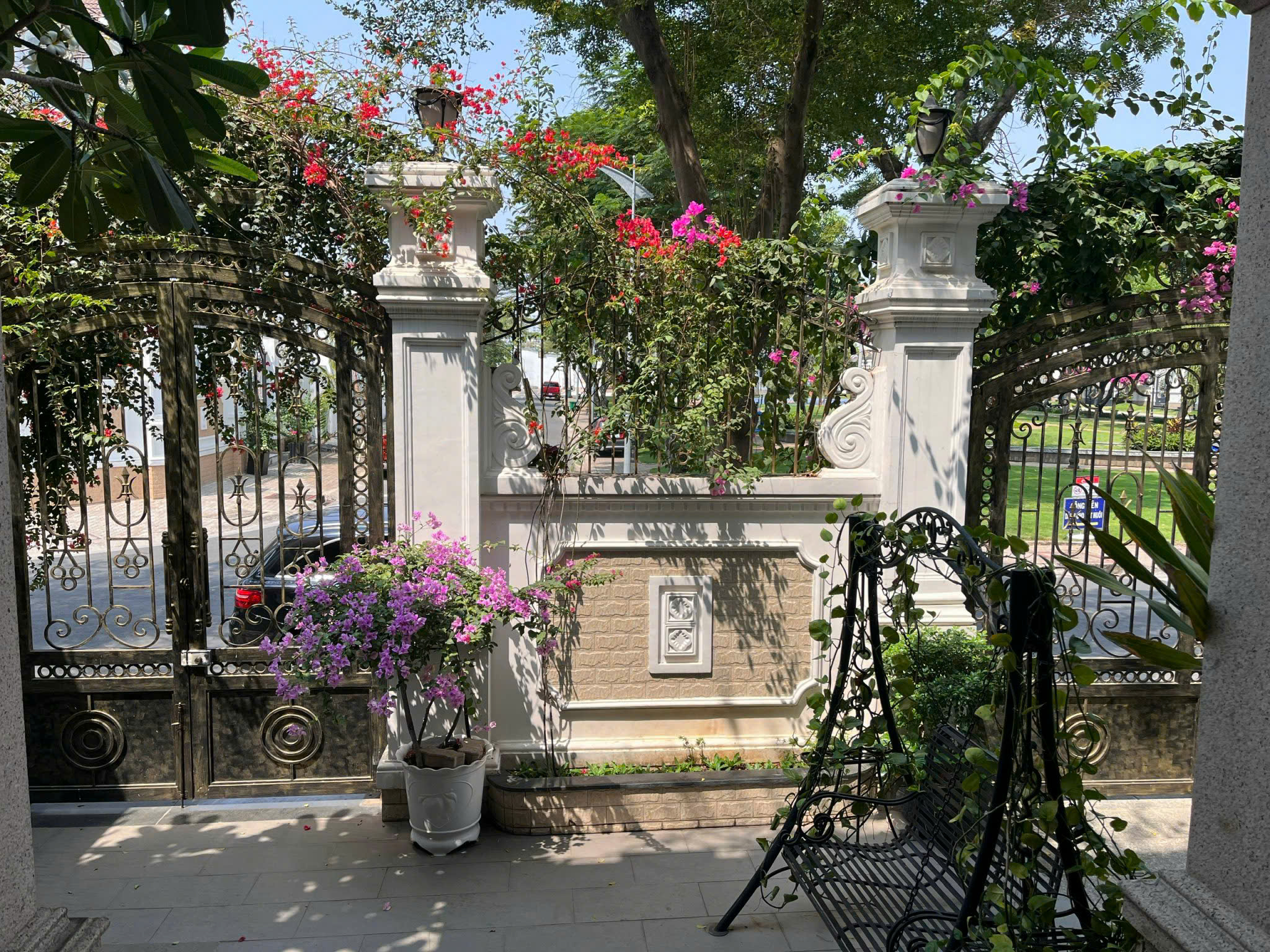 Chọn lọc 3 căn biệt thự khu VIP Cityland Quận 7. 10*22 giá 43 tỷ.