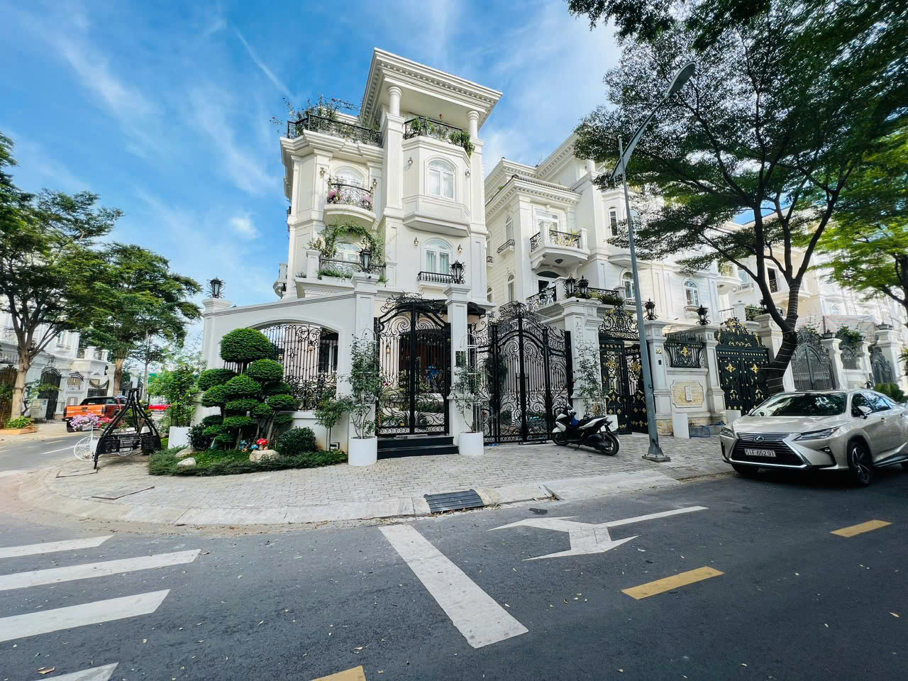 Biệt thự dự án Cityland Reverside quận 7. Khu đẳng cấp bve 24/7. 10*22 hầm và 4 tầng. 42 tỷ. Biệt thự dự án Cityland Reverside quận 7. Khu đẳng cấp bve 24/7. 10*22 hầm và 4 tầng. 42 tỷ.