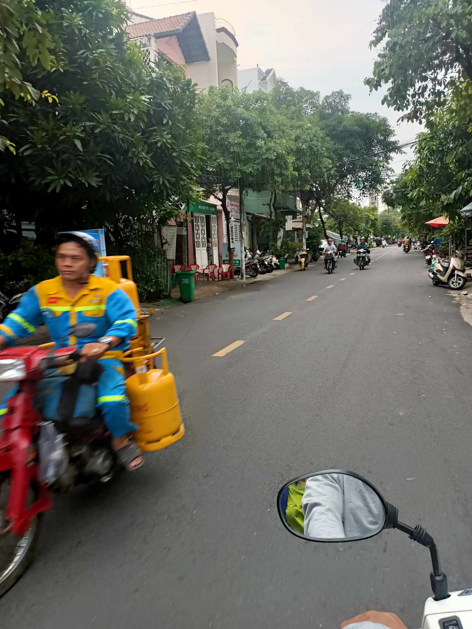 Mặt tiền đường số Lâm Văn bền, Tân quy quận 7. 5,5*21 chỉ 16 tỷ.